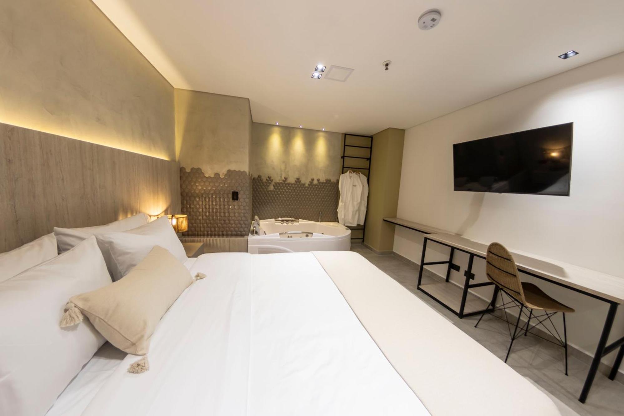 Sonata 44 Hotel Laureles 메딜린 외부 사진